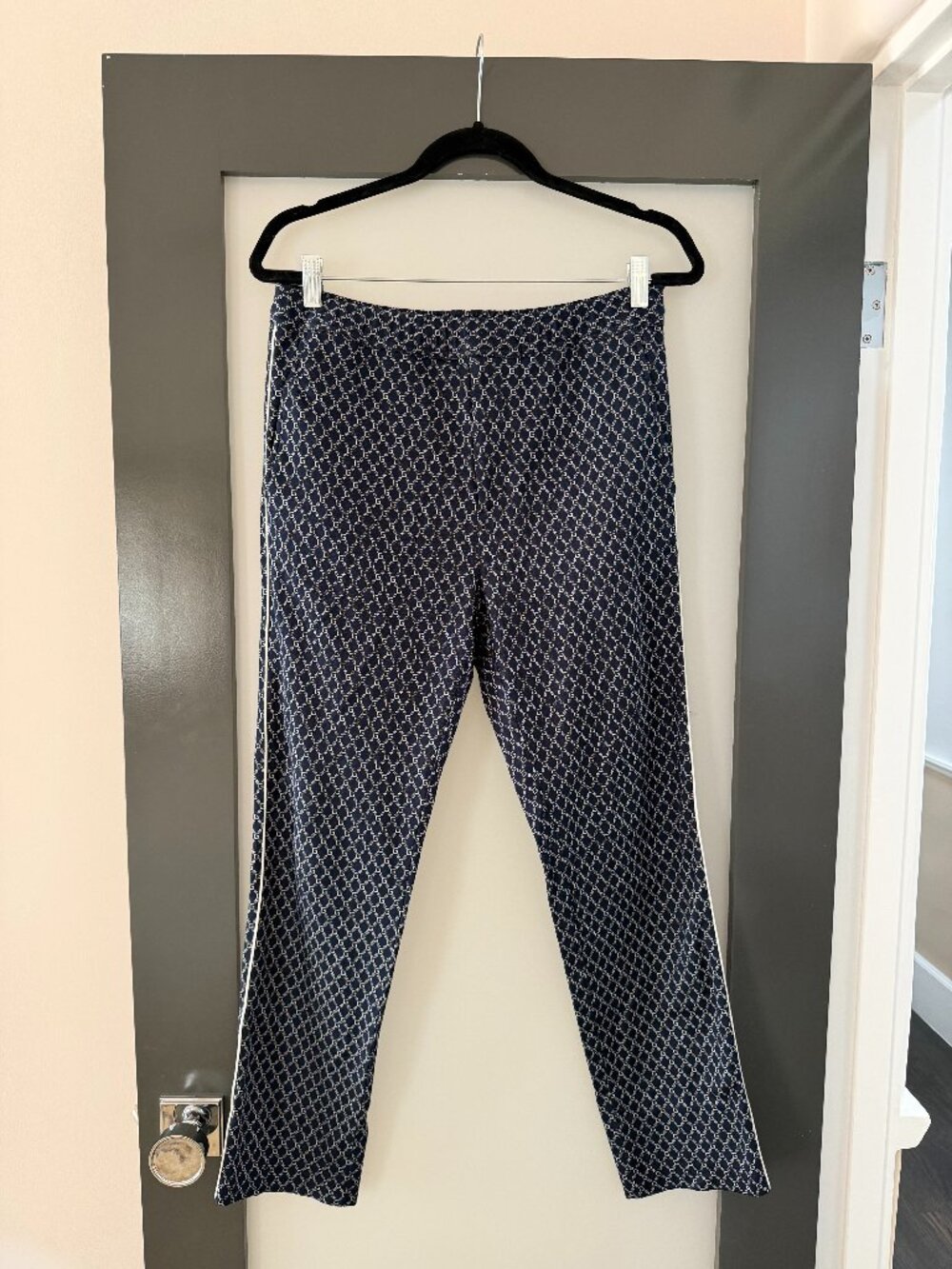Gucci leisure pants (size small)